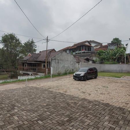 Reddoorz Plus Near Lembang Park & Zoo Εξωτερικό φωτογραφία