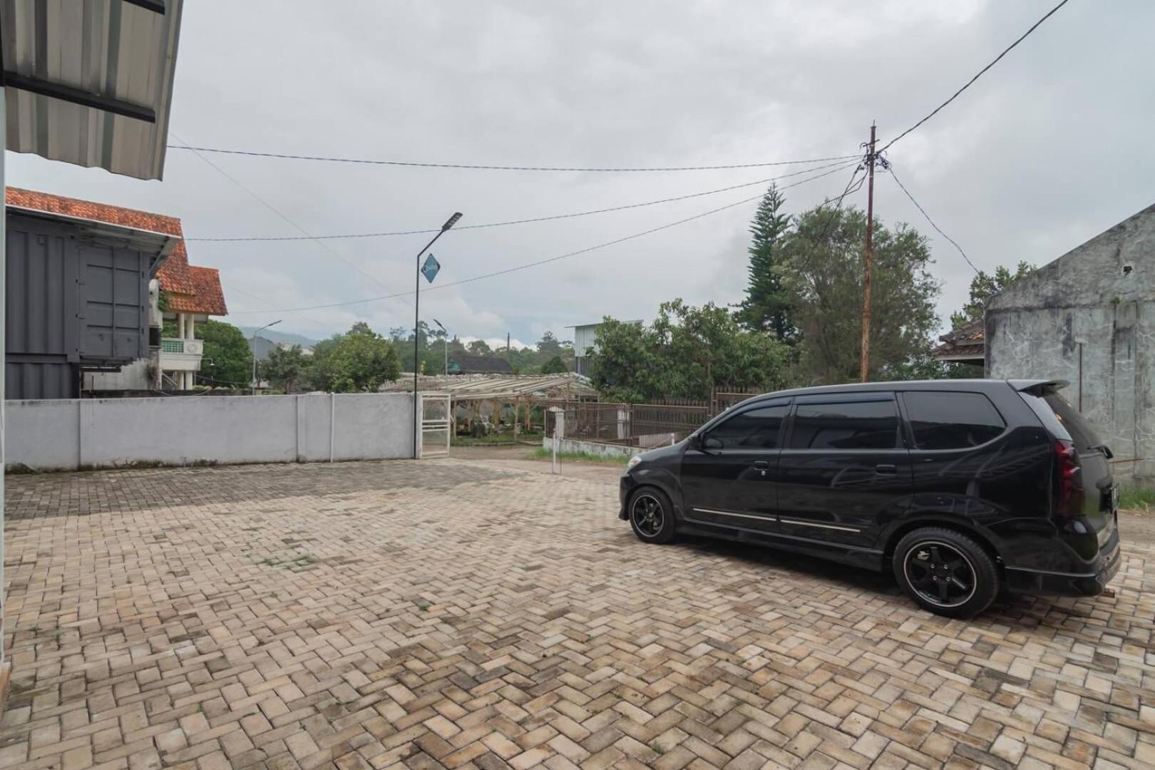 Reddoorz Plus Near Lembang Park & Zoo Εξωτερικό φωτογραφία