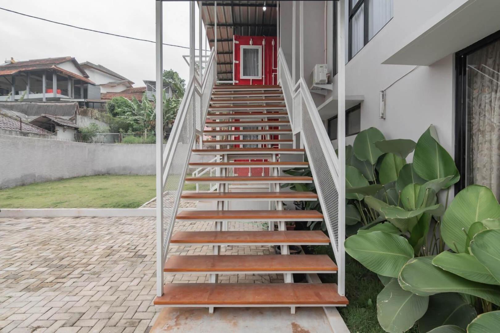 Reddoorz Plus Near Lembang Park & Zoo Εξωτερικό φωτογραφία